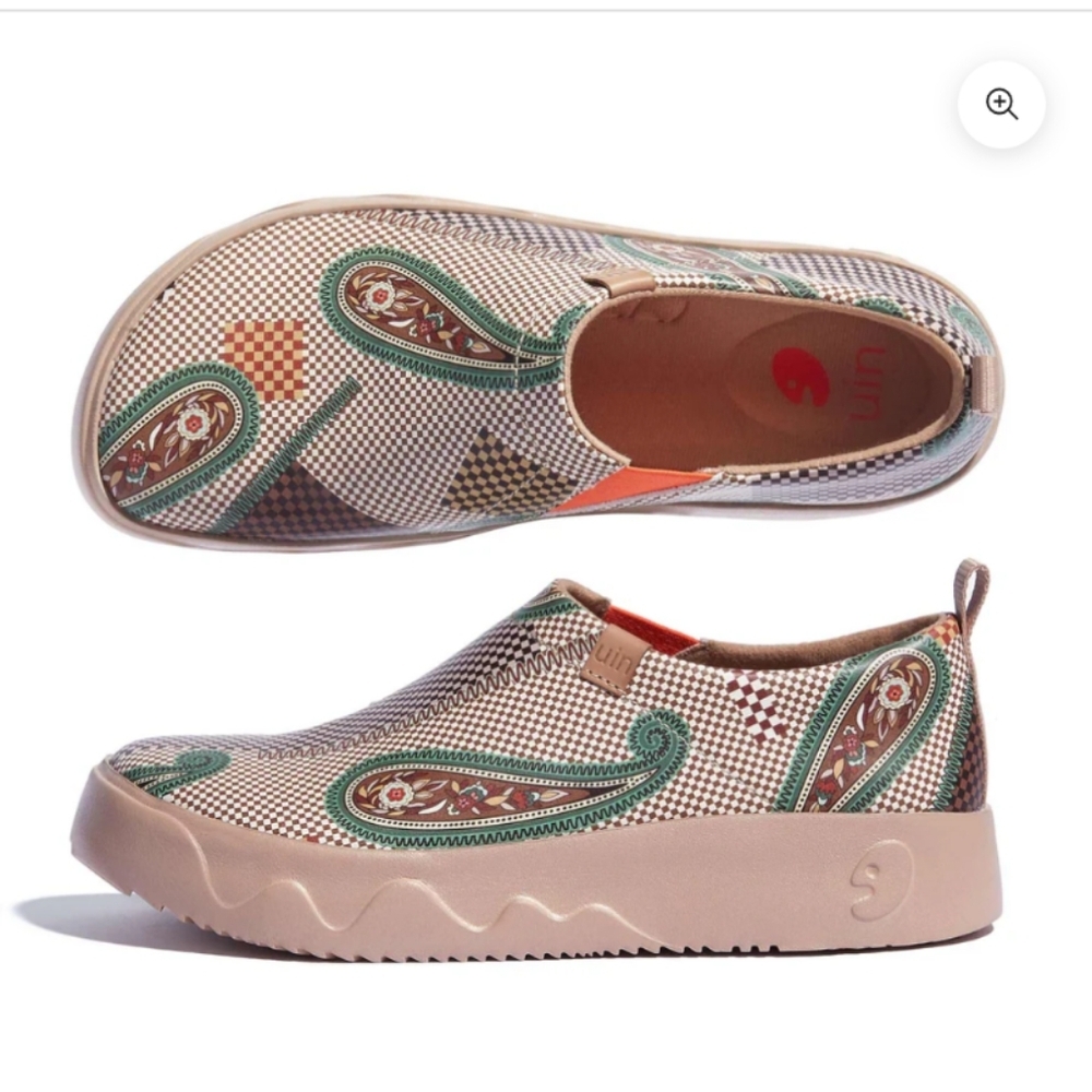 UIN Beige and Green Paisley Loafers
